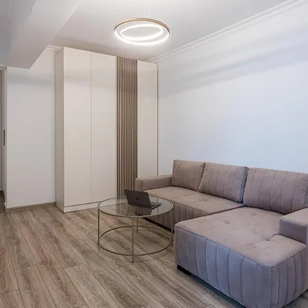 Eva Solid Apartment Mamaia