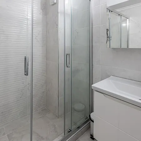 Eva Solid Apartment Mamaia