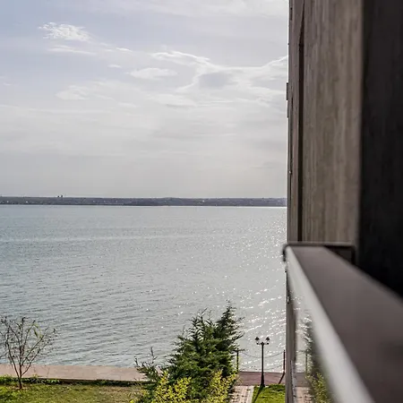 Eva Solid Apartment
